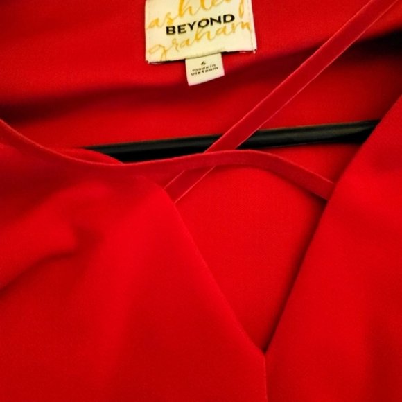 Ashley Graham beyond size 6 red dress, 😍 ♥️ 👗 dress! - Picture 3 of 5